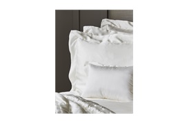 Ivory Silk Bed linen       by Gingerlily