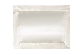 Ivory Silk Bed linen       by Gingerlily