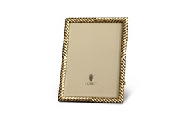 Deco Twist Frame