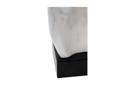 White Marble III La Forma 