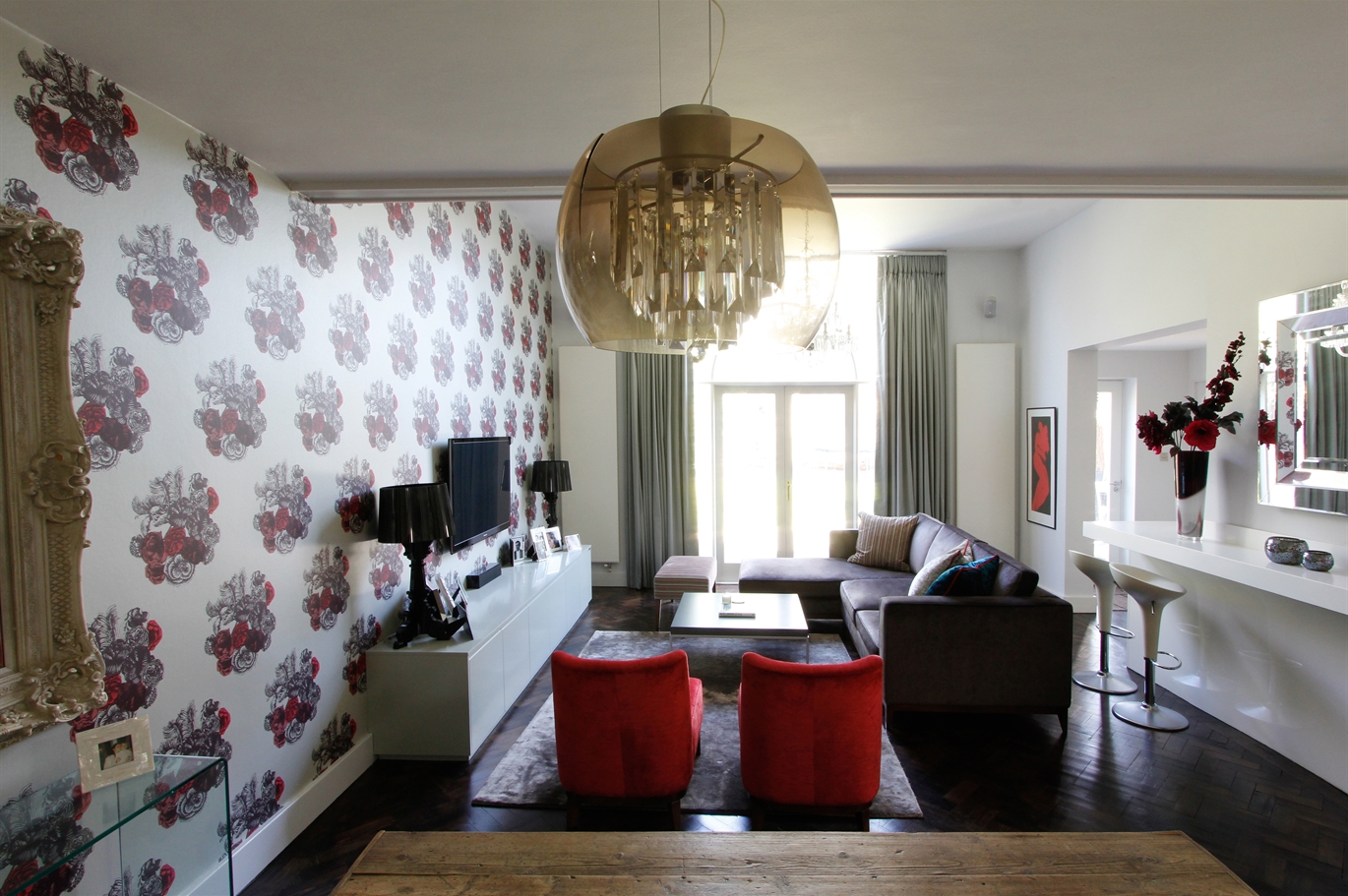 Living Room - 016