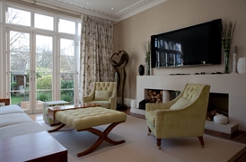 Living Room - 04