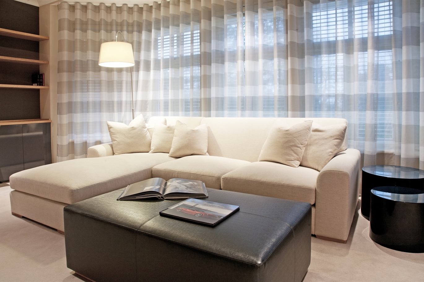 Living Room - 011