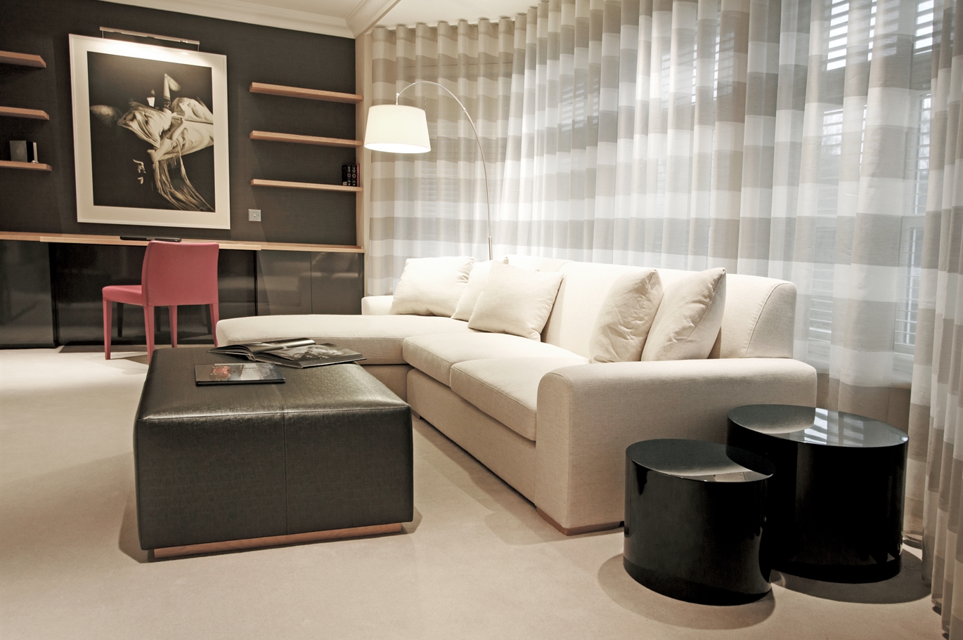 Living Room - 011