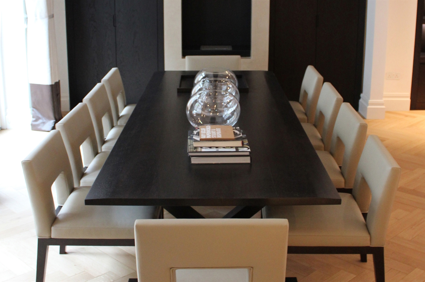 Neutral Dining