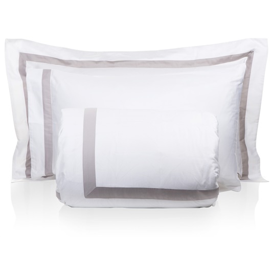 Finibus Border Emperor Size Duvet set White/Beige