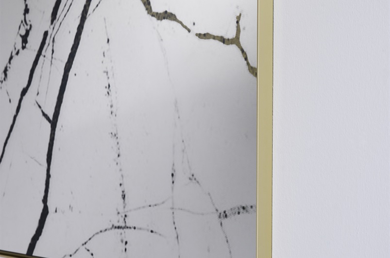 Graphicial print on clear glass