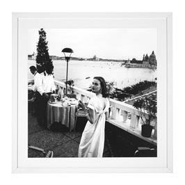 White Wooden Frame & Clear Glass