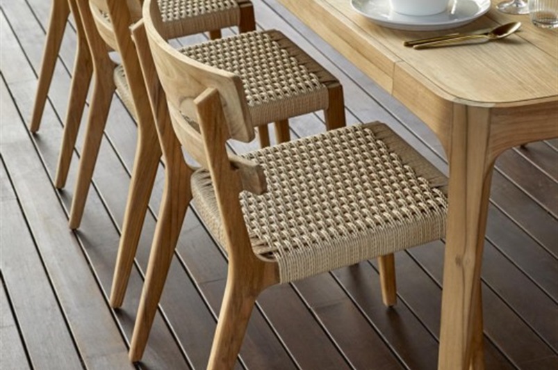 Frame in Teak/ Seat braided in synthetic rope