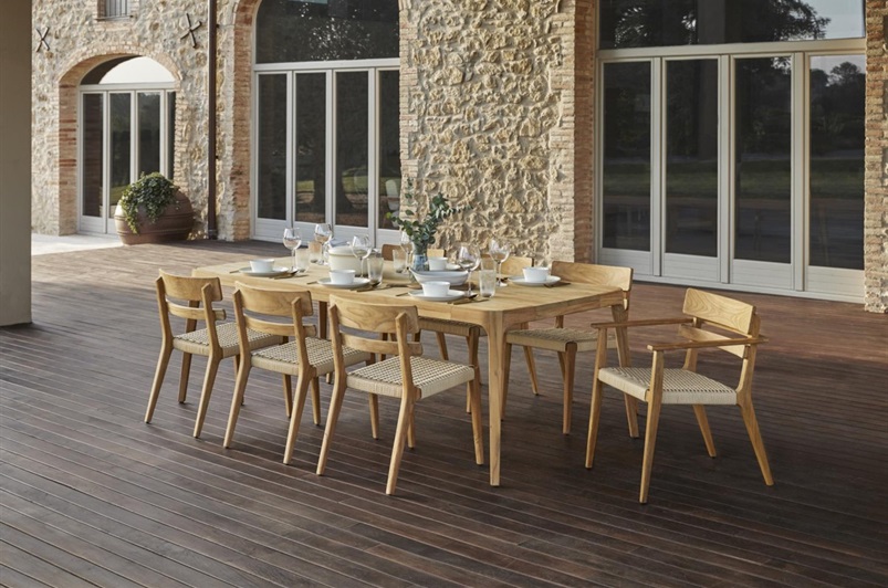 Frame in Teak/ Seat braided in synthetic rope