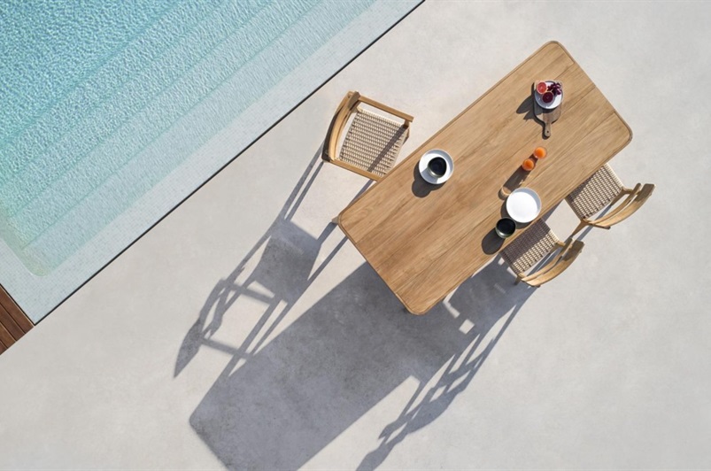 Frame in Teak/ Seat braided in synthetic rope